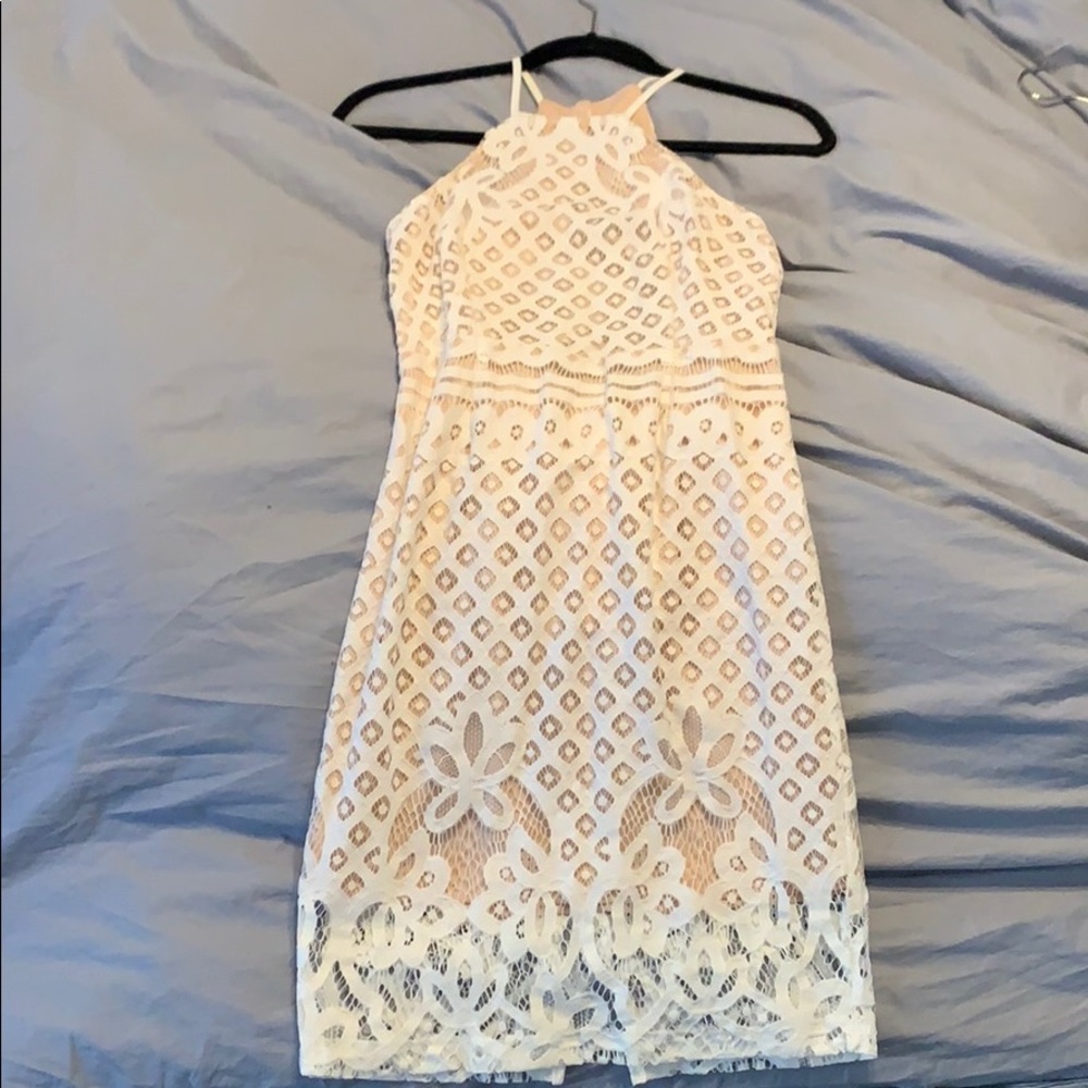 White lace dress with open back - Picture 3 of 5